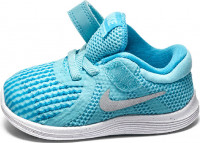 Nike Revolution 4 TD